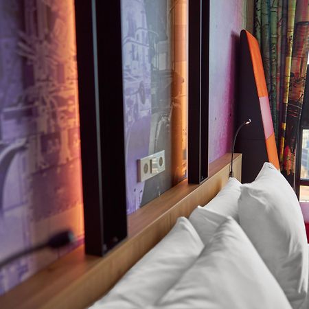 Inntel Hotels Amsterdam Landmark 외부 사진 Detail of the interior of a room at the hotel