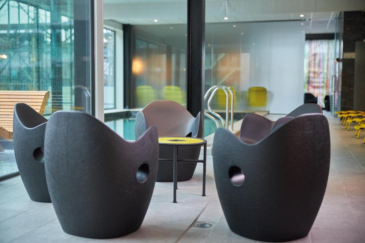 Inntel Hotels Amsterdam Landmark 외부 사진 "The interior of the hotel is very modern and very comfortable"