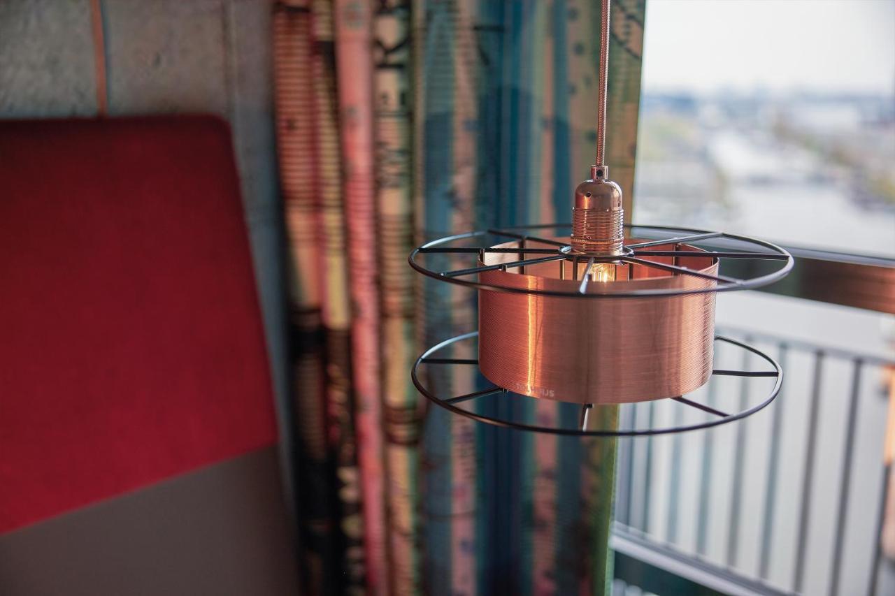 Inntel Hotels Amsterdam Landmark 외부 사진 "The lamp is a work of art"