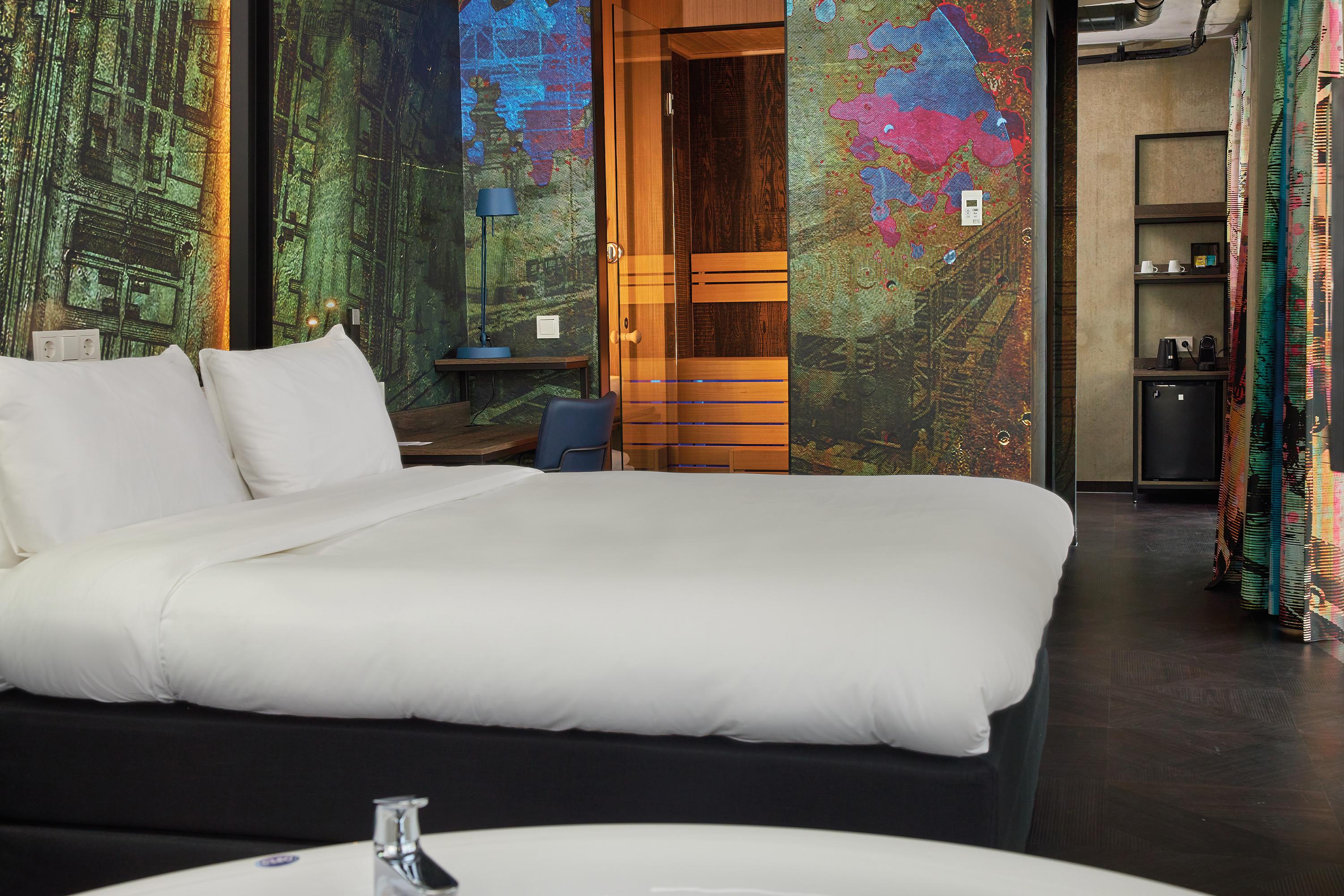 Inntel Hotels Amsterdam Landmark 외부 사진 The interior of a room at the hotel
