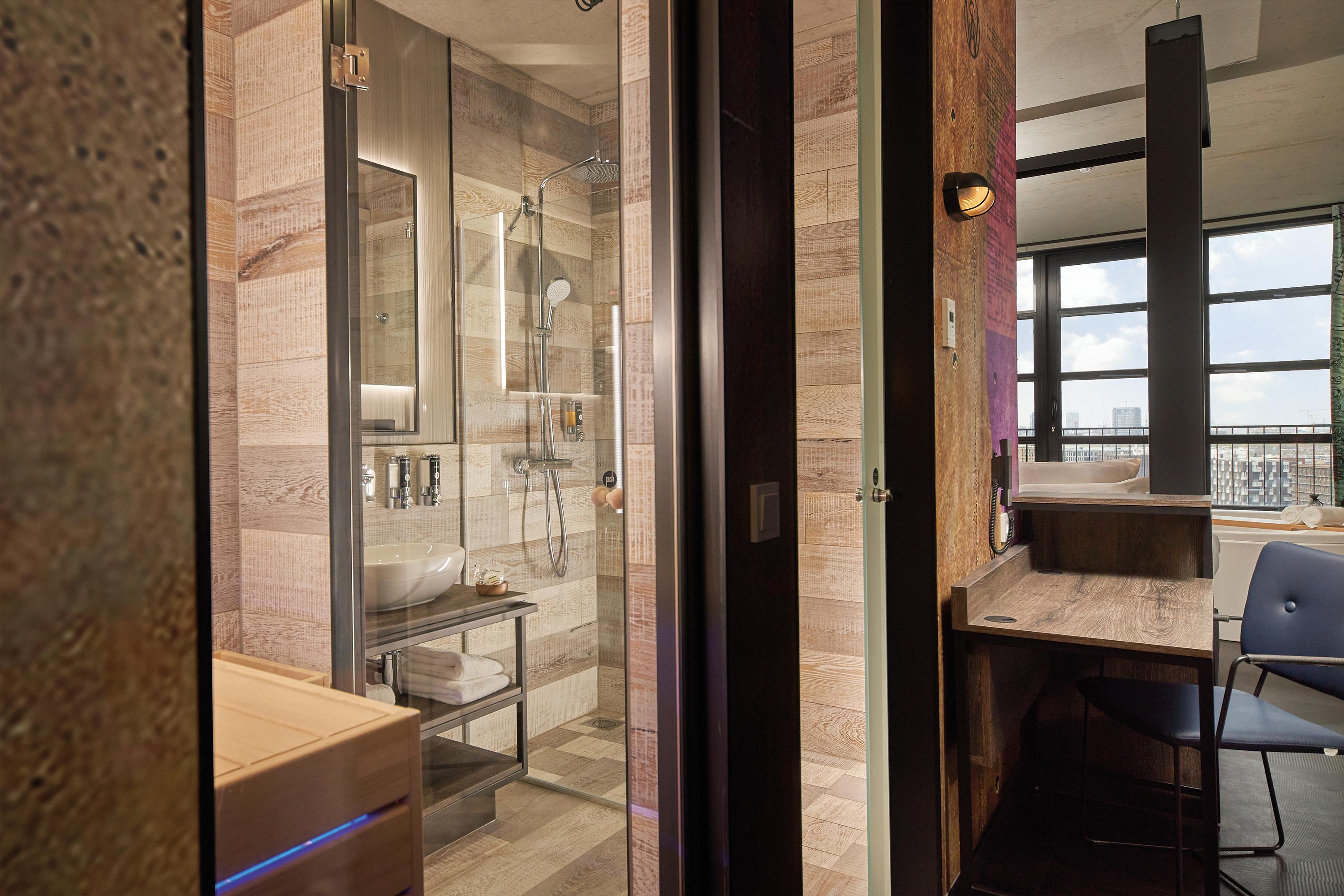 Inntel Hotels Amsterdam Landmark 외부 사진 Shower room in a room of the hotel