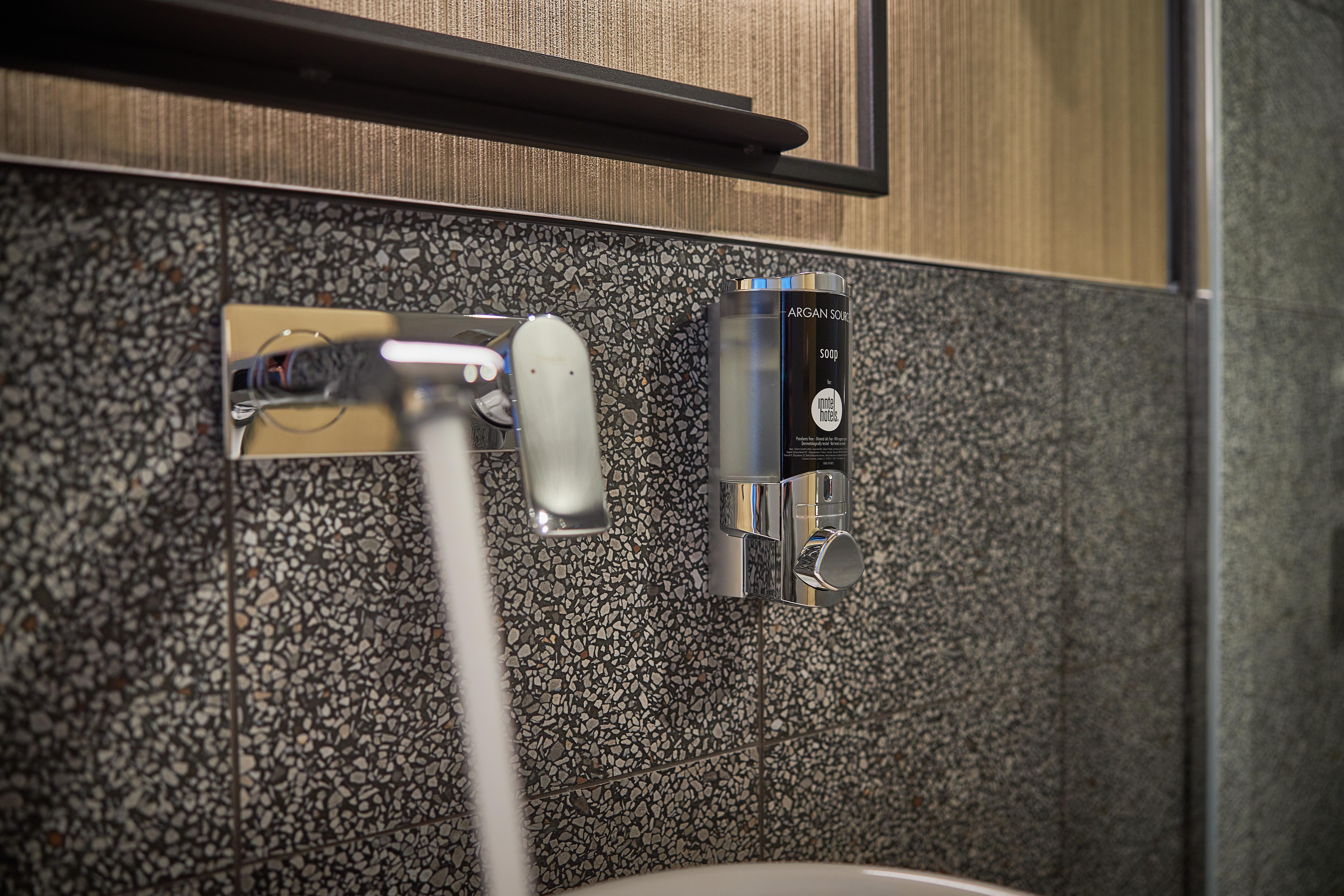 Inntel Hotels Amsterdam Landmark 외부 사진 Argan soap dispenser