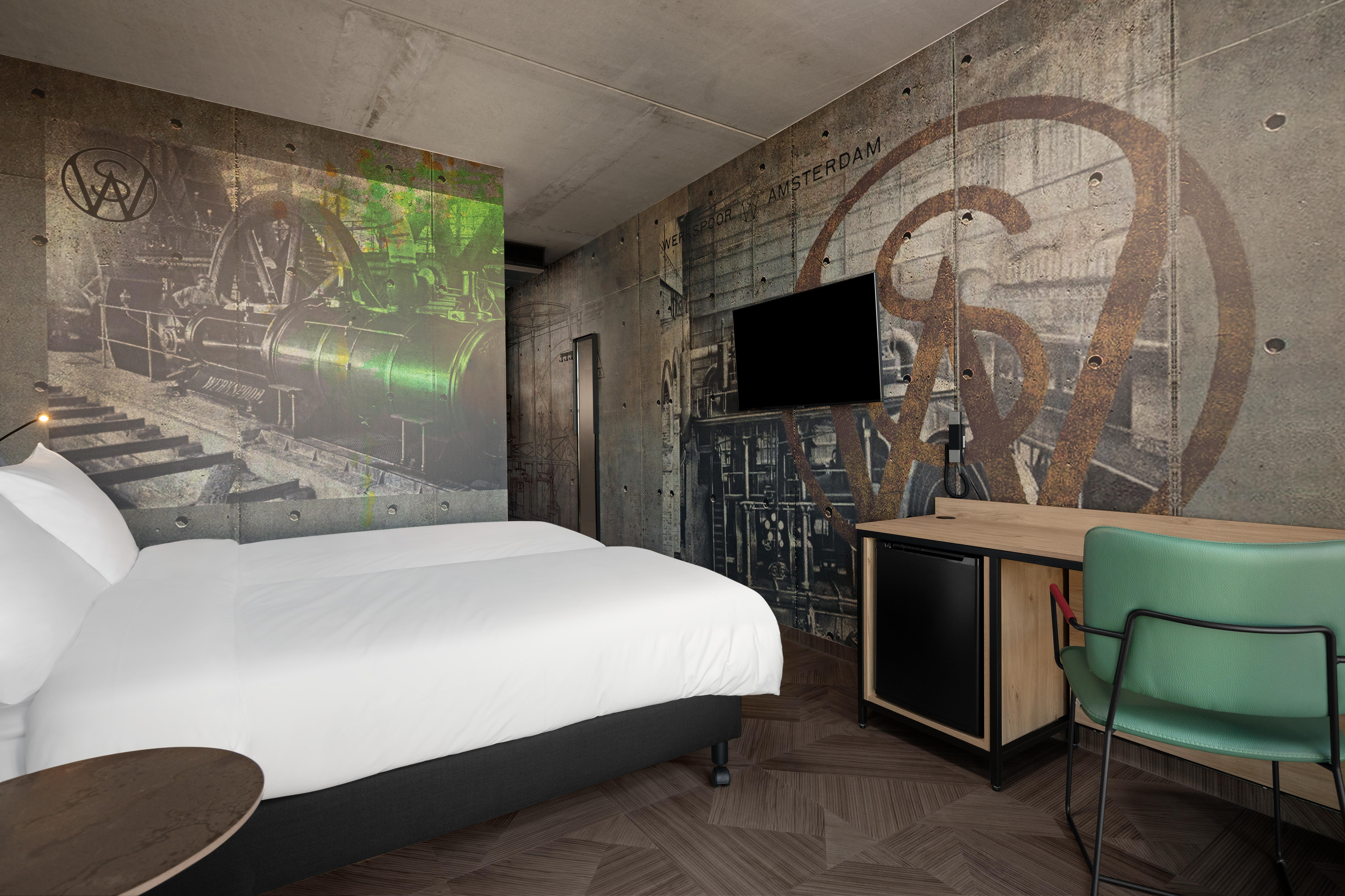Inntel Hotels Amsterdam Landmark 외부 사진 The interior of a room at the hotel